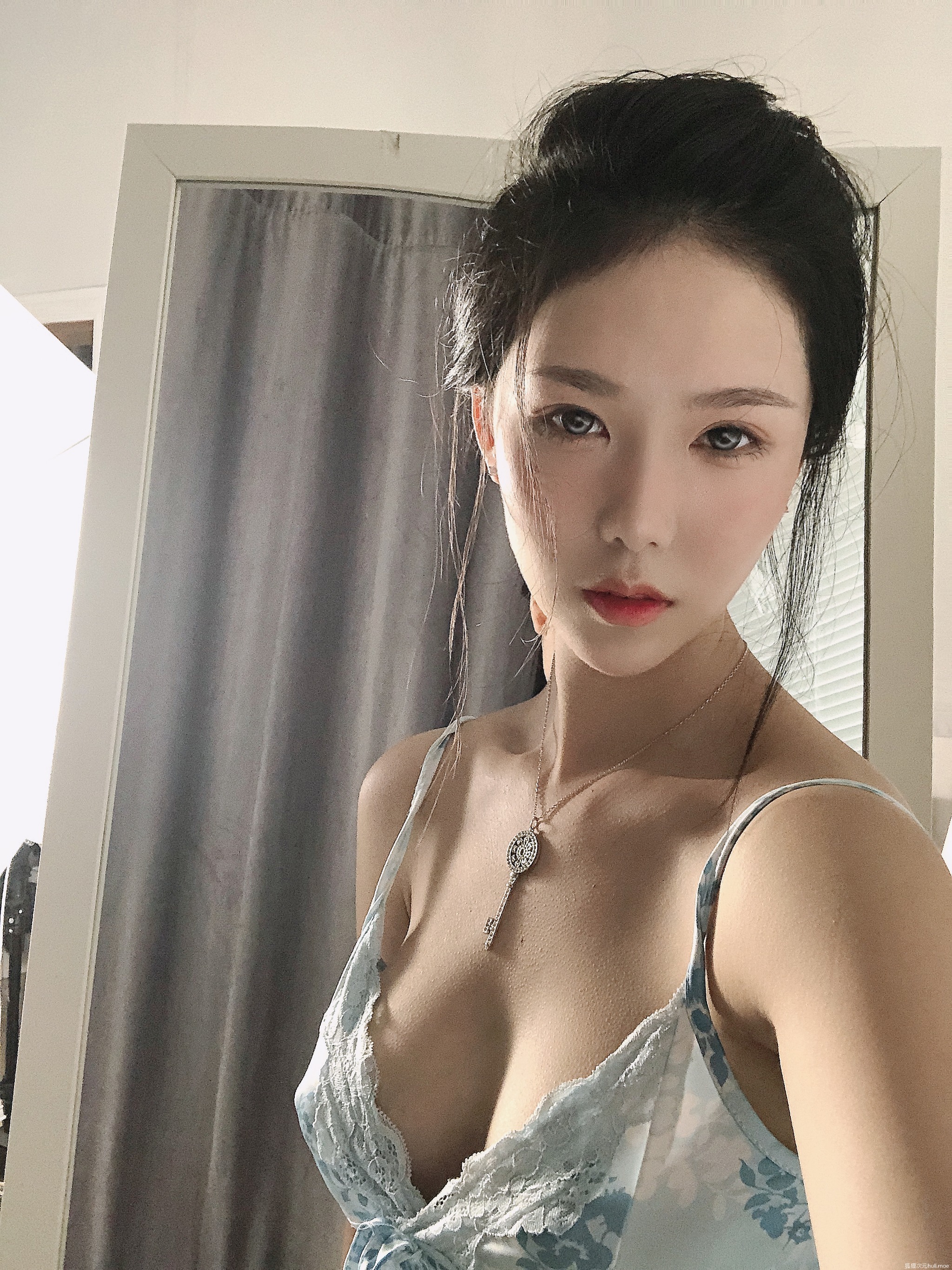 抖娘-利世 – NO.141 碎花内衣 2.0 [14P]-XikXak